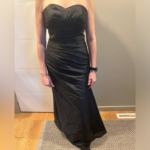 Black evening gown - Picture 3 of 4